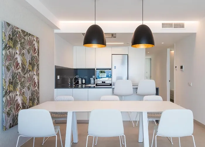 Apartup Beachfront Deluxe Apartment