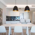 Apartup Beachfront Deluxe شقة