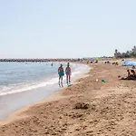 شقة Apartup Beachfront Deluxe دينايا